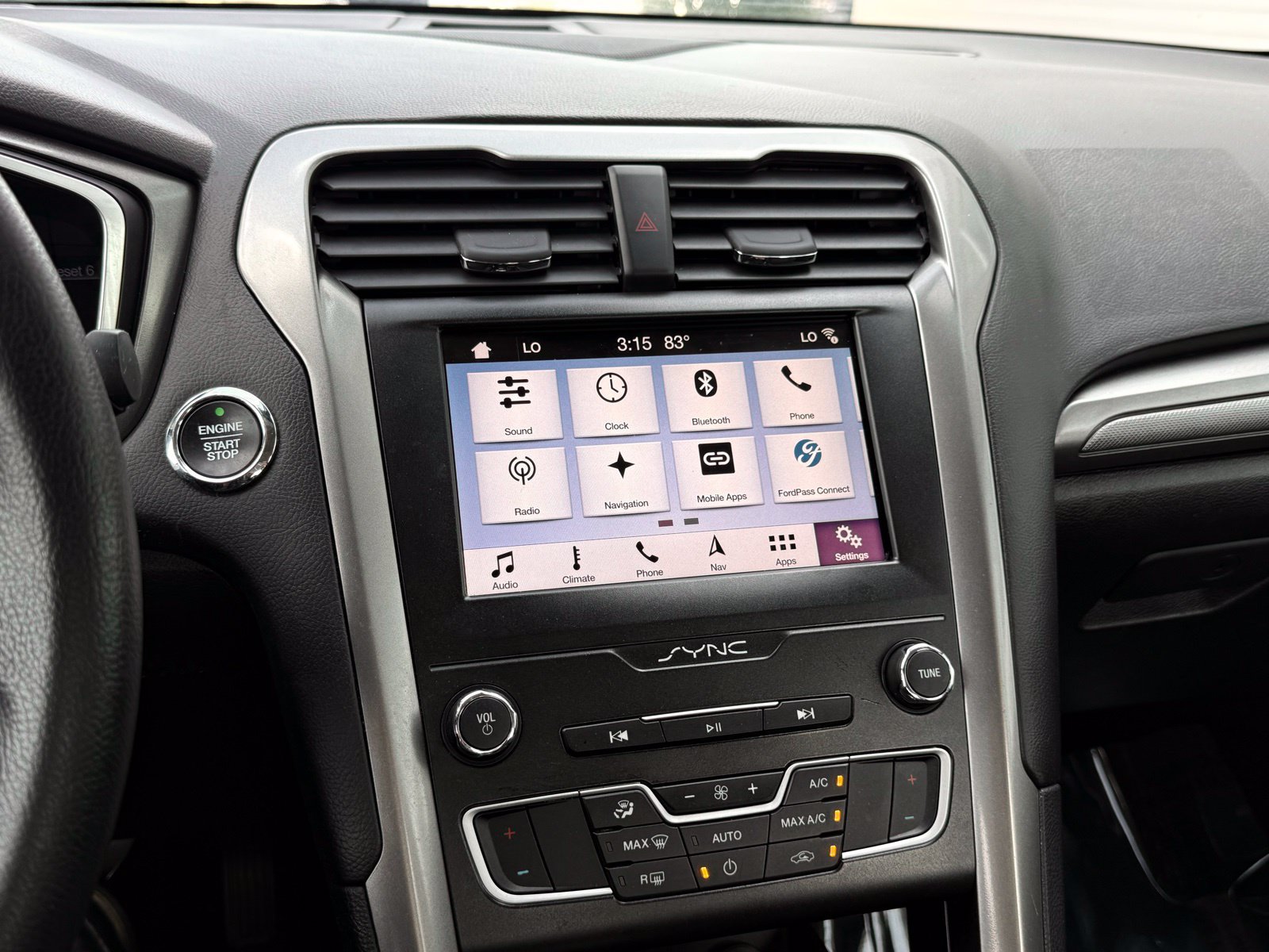 Used 2019 Ford Fusion SE FWD image 34