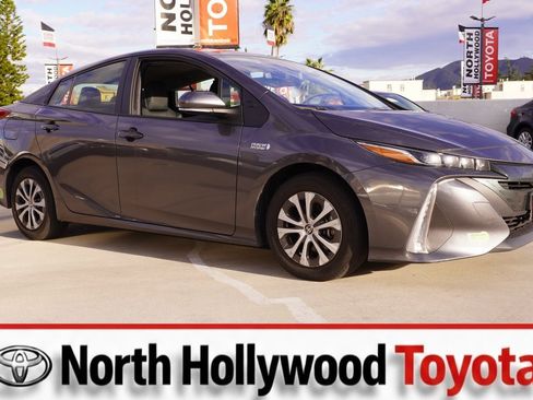 Used 2022 Toyota Prius Prime XLE image 1