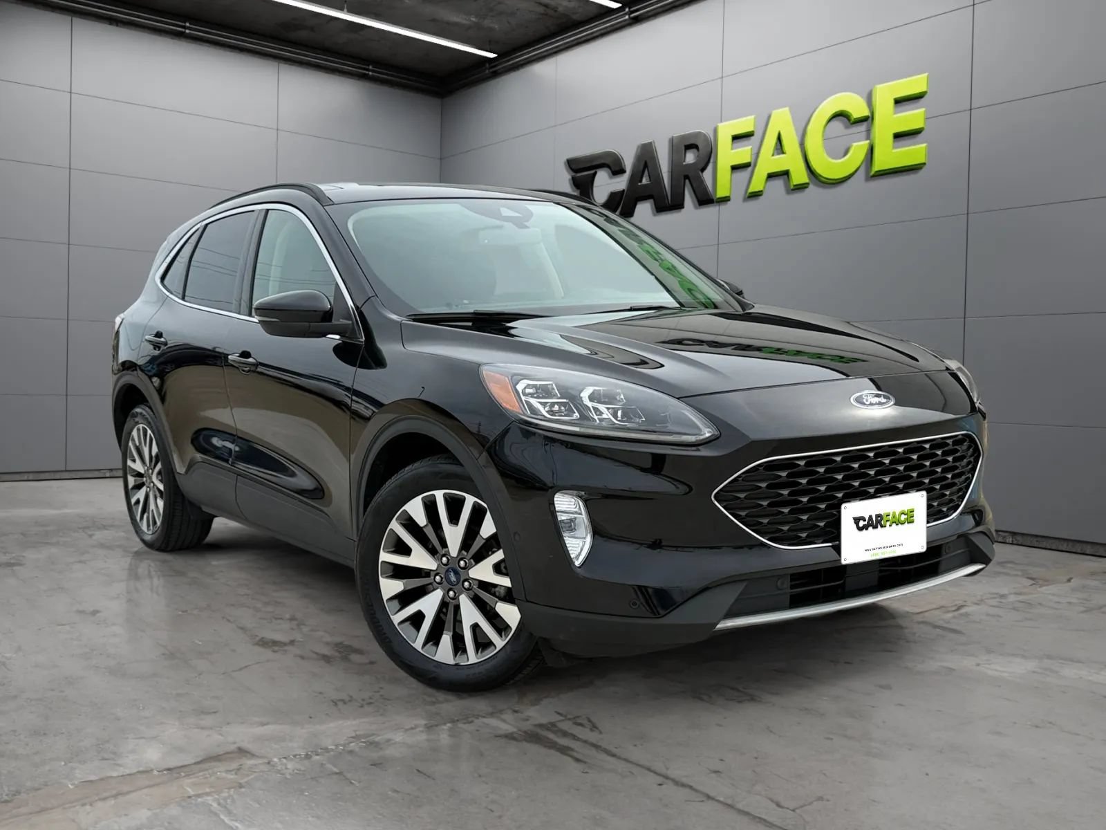 Used 2020 Ford Escape Titanium AWD/4WD image 1