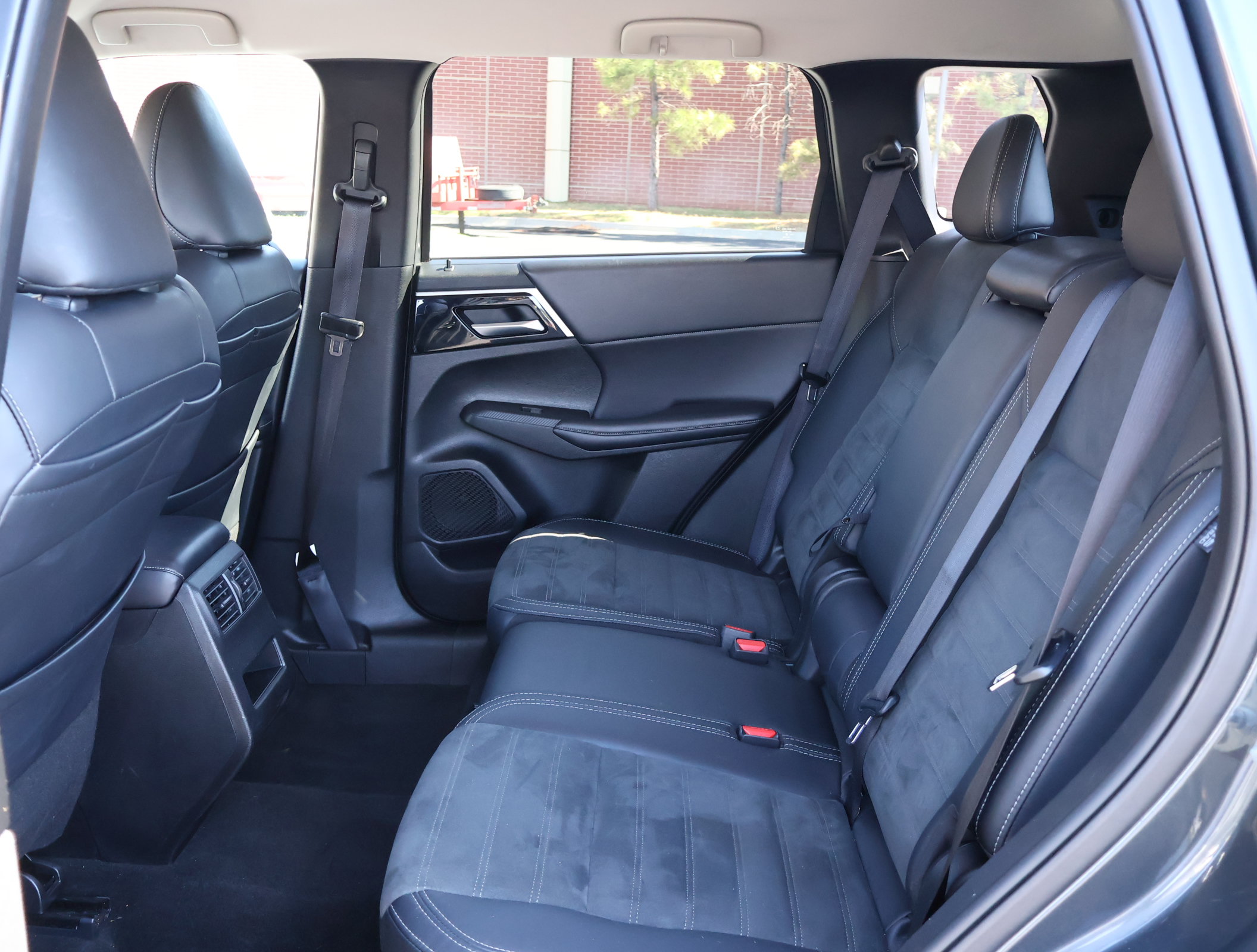 Used 2024 Mitsubishi Outlander SE FWD image 22