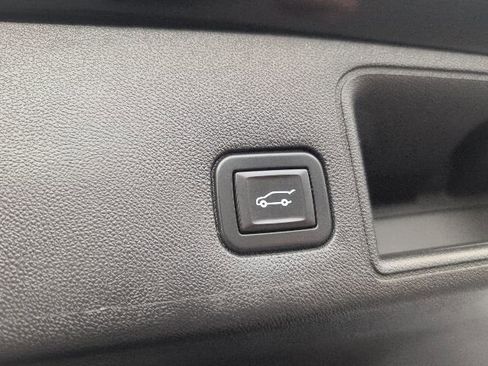 Used 2020 GMC Terrain SLT w/ Preferred Package FWD image 38