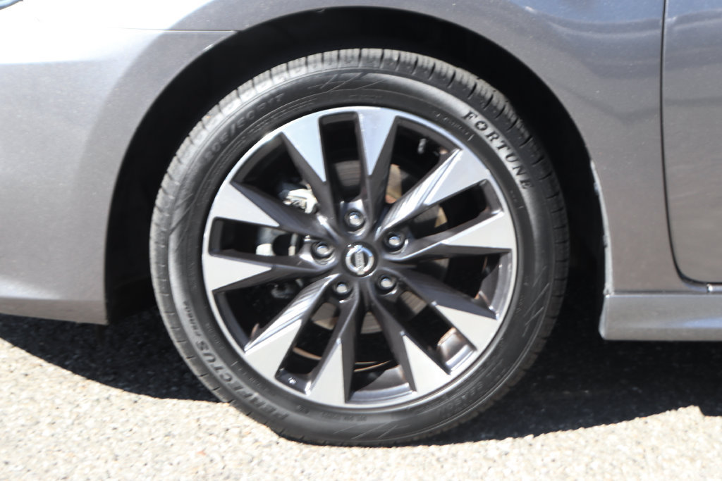 Used 2017 Nissan Sentra SR FWD image 37