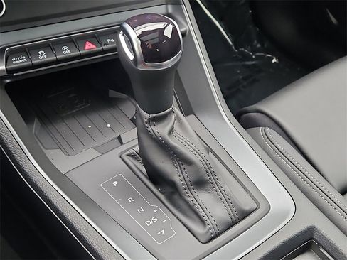 New 2025 Audi Q3 2.0T Premium image 19