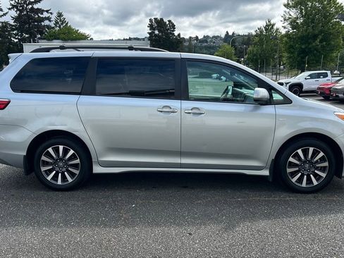 Certified 2019 Toyota Sienna XLE w/ XLE Navigation Package AWD/4WD image 4