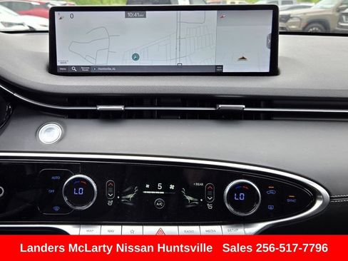 Used 2025 Genesis GV70 2.5T AWD/4WD image 18