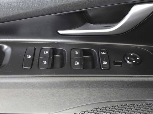 Used 2023 Hyundai Elantra SEL FWD image 22
