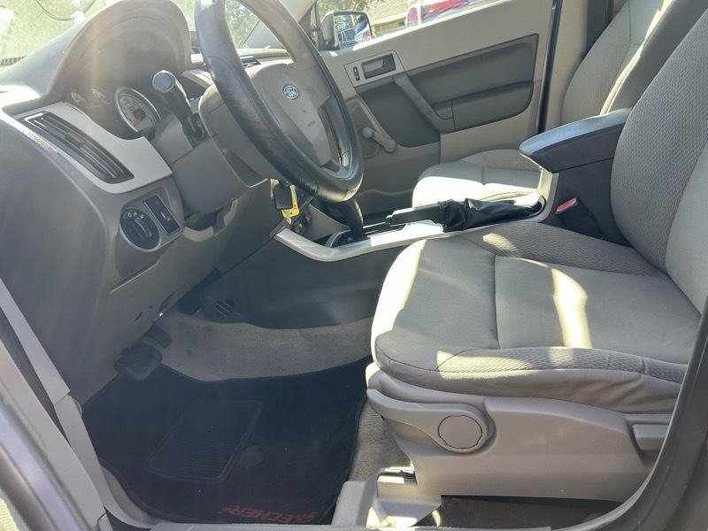 Used 2010 Ford Focus S FWD image 6