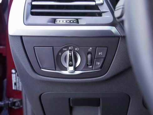 Used 2025 BMW X4 M40i image 16