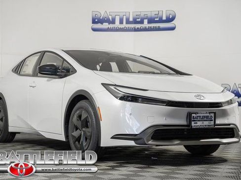 New 2026 Toyota Prius Plug-In Hybrid FWD image 1