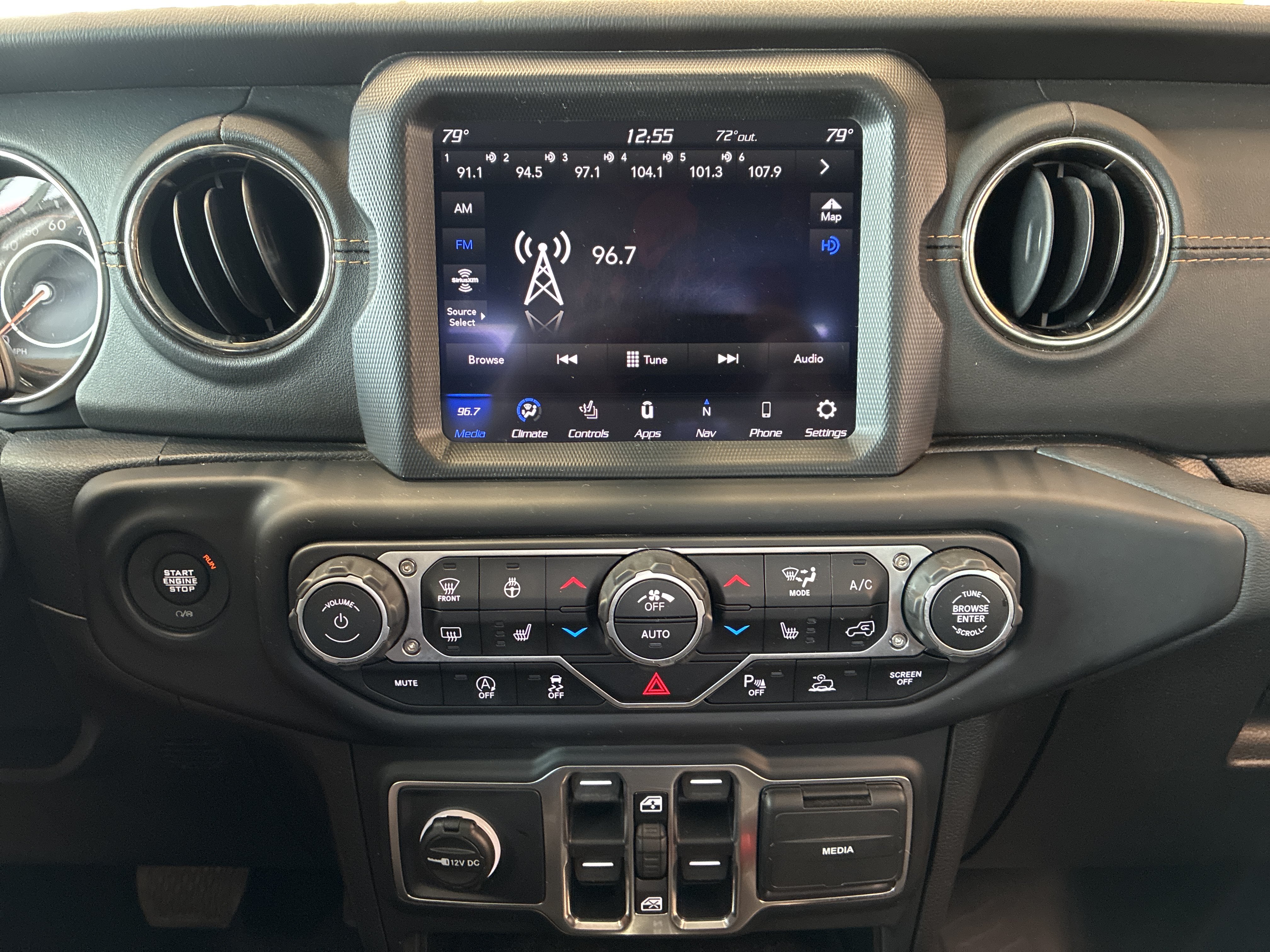 Used 2021 Jeep Gladiator Overland AWD/4WD image 27