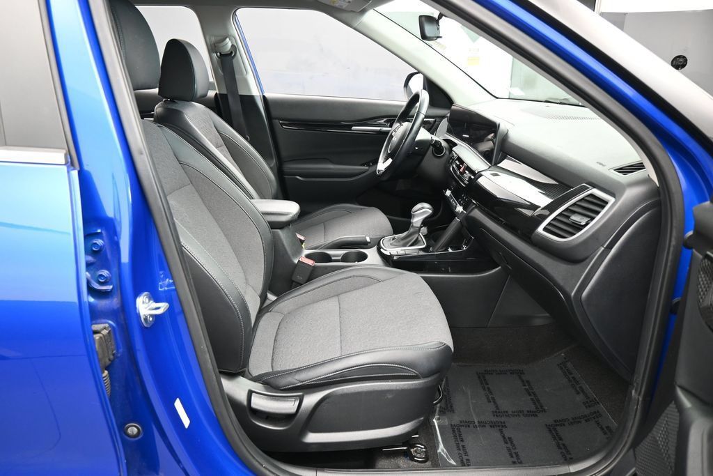 Used 2024 Kia Seltos S FWD image 40
