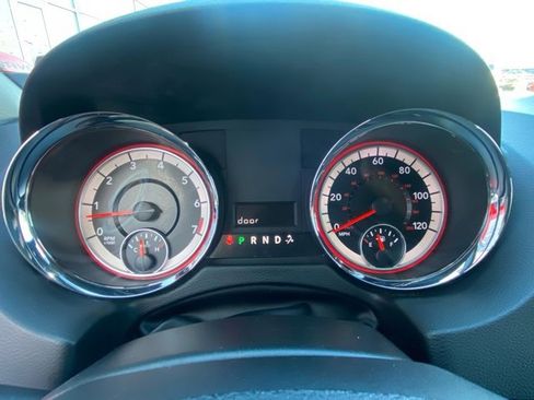 Used 2019 Dodge Grand Caravan SXT image 17