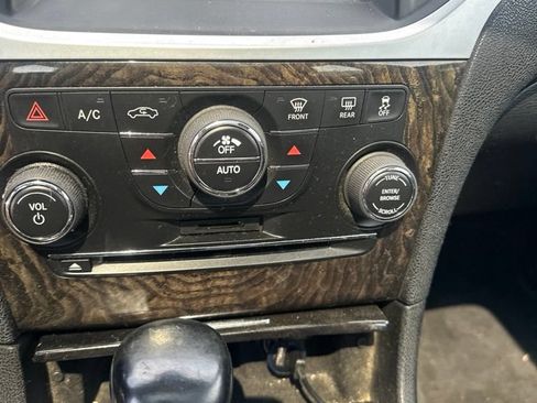 Used 2013 Chrysler 300 C AWD/4WD image 13