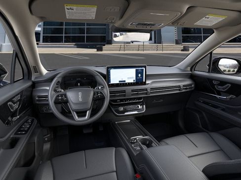 New 2026 Lincoln Corsair Premiere image 9