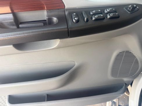 Used 2005 Ford F350 Lariat image 26