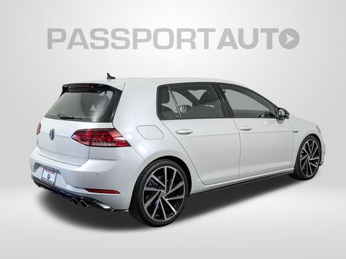 Used 2019 Volkswagen Golf R 4-Door image 7