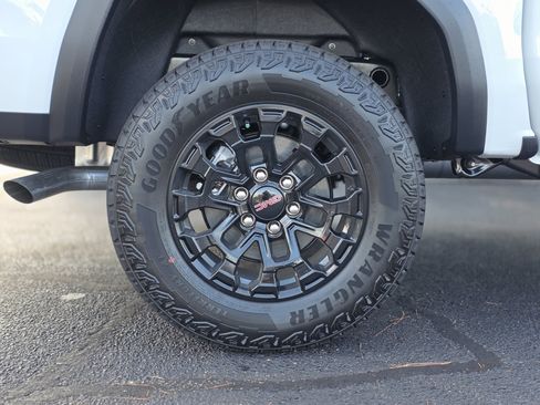 New 2026 GMC Canyon Elevation w/ Convenience Package RWD image 42