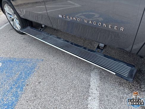 Used 2023 Jeep Grand Wagoneer Series III AWD/4WD image 4