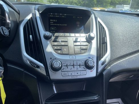 Used 2017 GMC Terrain SLT w/ Driver Alert Package I FWD image 16