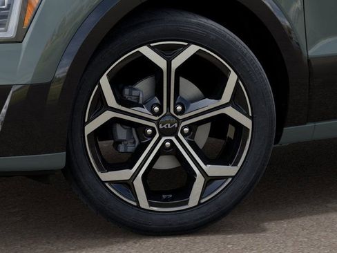 New 2025 Kia Niro SX Touring image 9