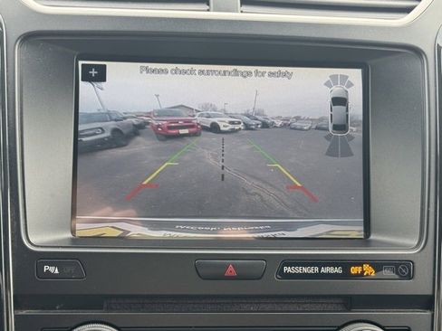 Used 2018 Ford Explorer XLT w/ Equipment Group 202A image 27