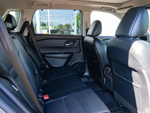 Used 2022 Nissan Rogue SV w/ SV Premium Package AWD/4WD image 26