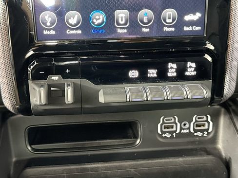 Used 2020 RAM 2500 Limited AWD/4WD image 40