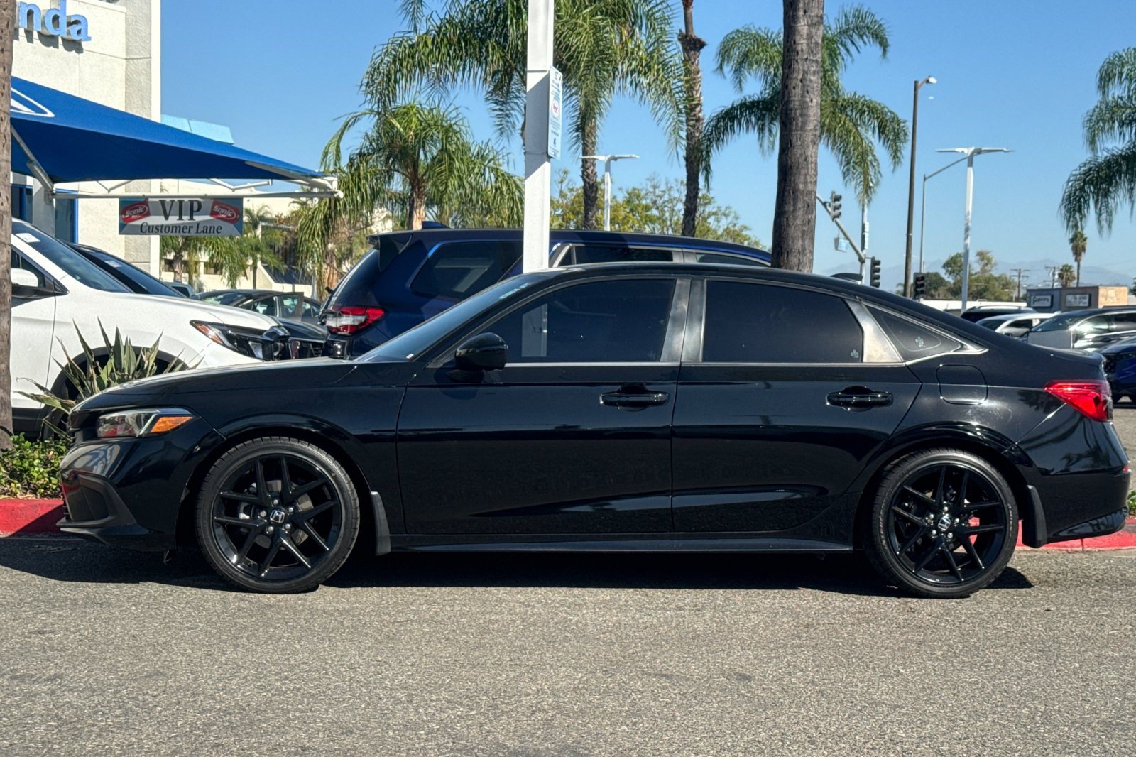 Used 2023 Honda Civic Sport image 2