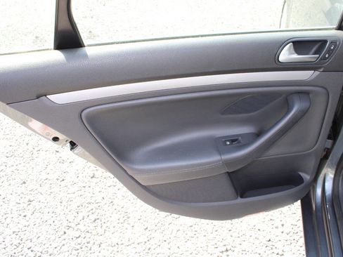 Used 2009 Volkswagen Jetta SE FWD image 21