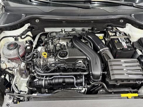 Used 2023 Volkswagen Taos SE w/ Panoramic Sunroof Package image 27