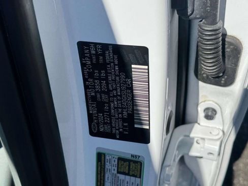 Used 2025 Hyundai Elantra SEL FWD image 19