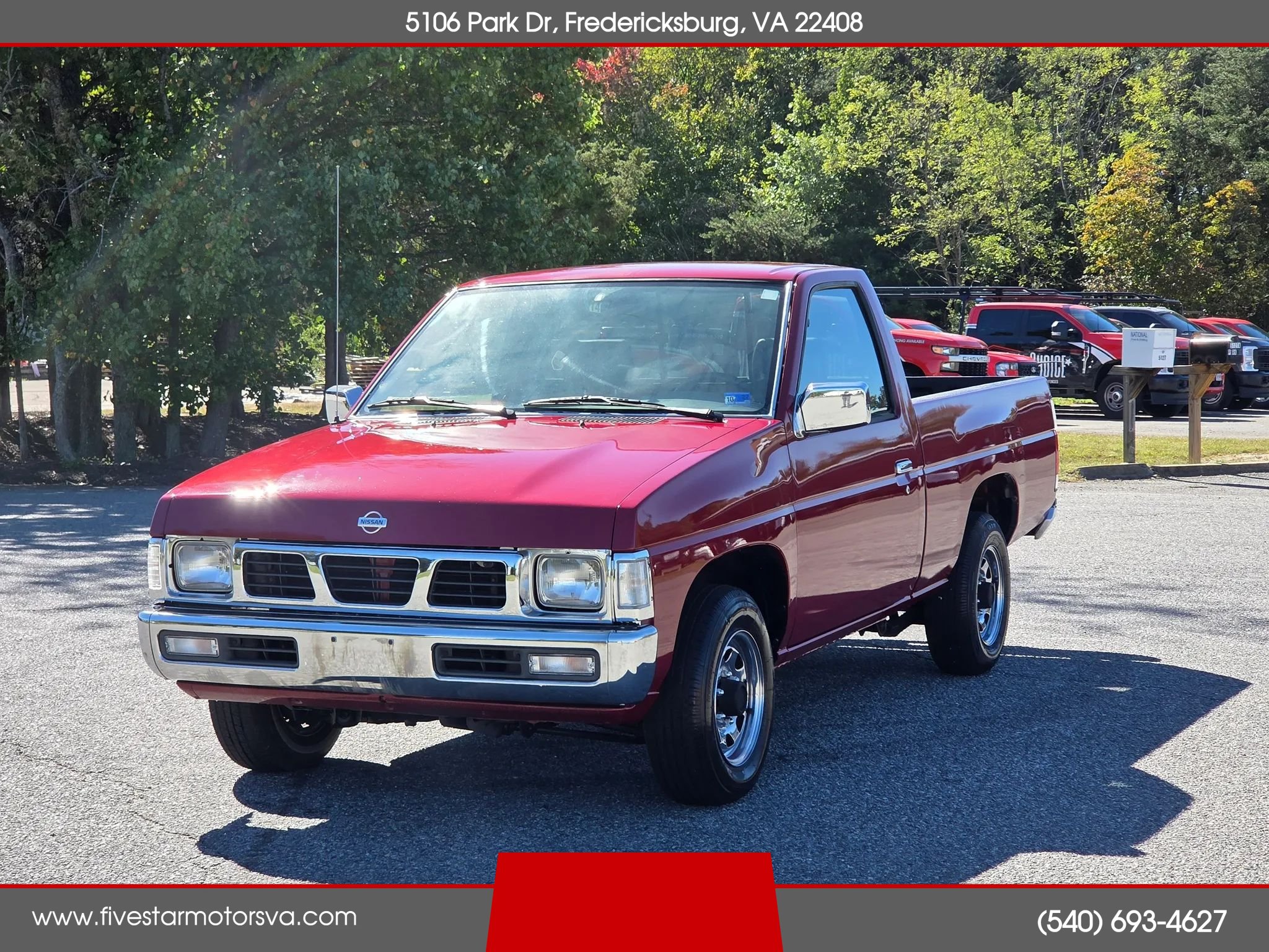 Used 1995 Nissan Pickup 2WD Regular Cab image 1