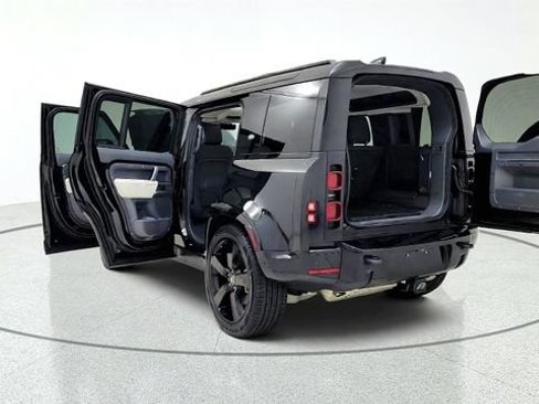 Used 2024 Land Rover Defender 110 X-Dynamic SE AWD/4WD image 16