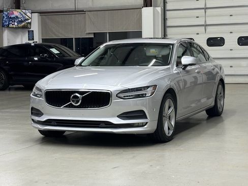 Used 2018 Volvo S90 T5 Momentum w/ Convenience Package image 5