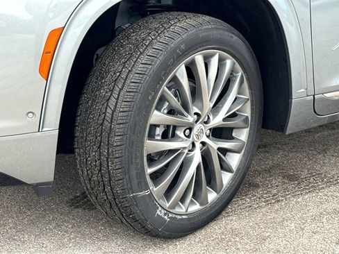 New 2026 Buick Enclave Avenir w/ Super Cruise Package FWD image 25