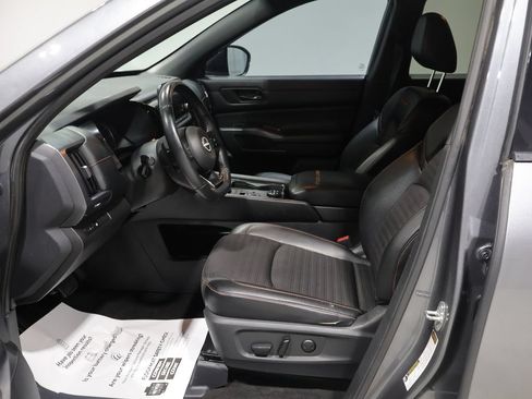 Used 2024 Nissan Pathfinder Rock Creek AWD/4WD image 11