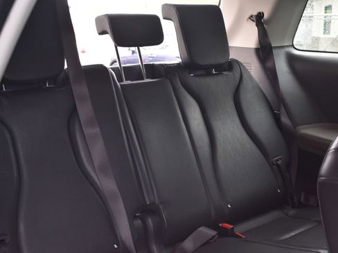 Used 2025 Kia Carnival FWD image 32