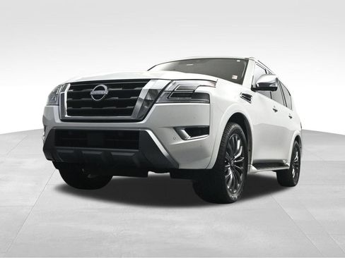 Used 2023 Nissan Armada Platinum w/ Captain's Chairs Package RWD image 9