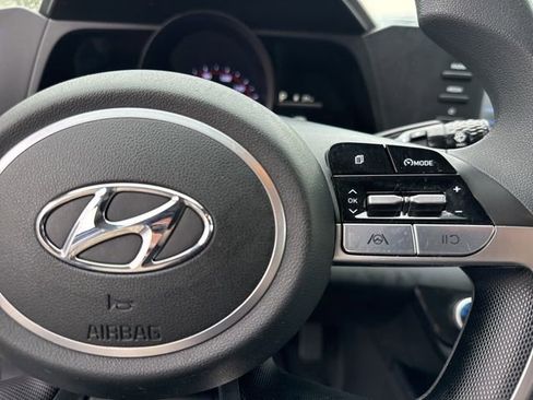 Used 2022 Hyundai Elantra SEL image 33