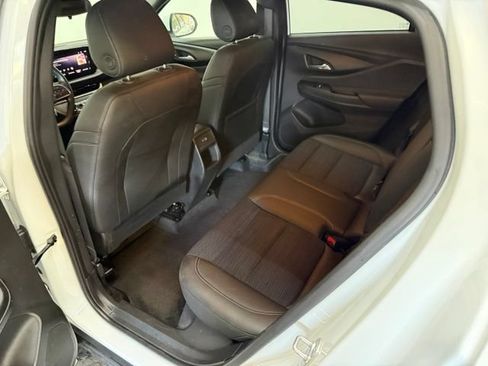 Used 2025 Buick Envista Preferred w/ Convenience I Package FWD image 31