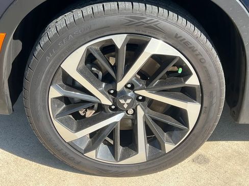 Used 2024 Mitsubishi Outlander SE image 9