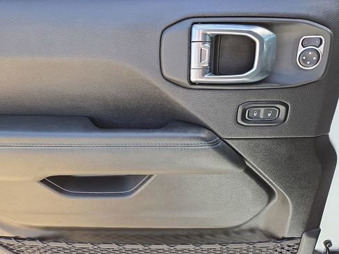 Used 2024 Jeep Wrangler High Altitude AWD/4WD image 21