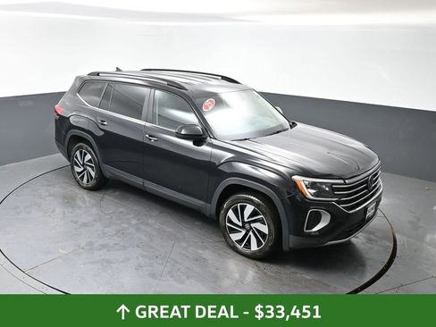 Used 2025 Volkswagen Atlas SE image 46