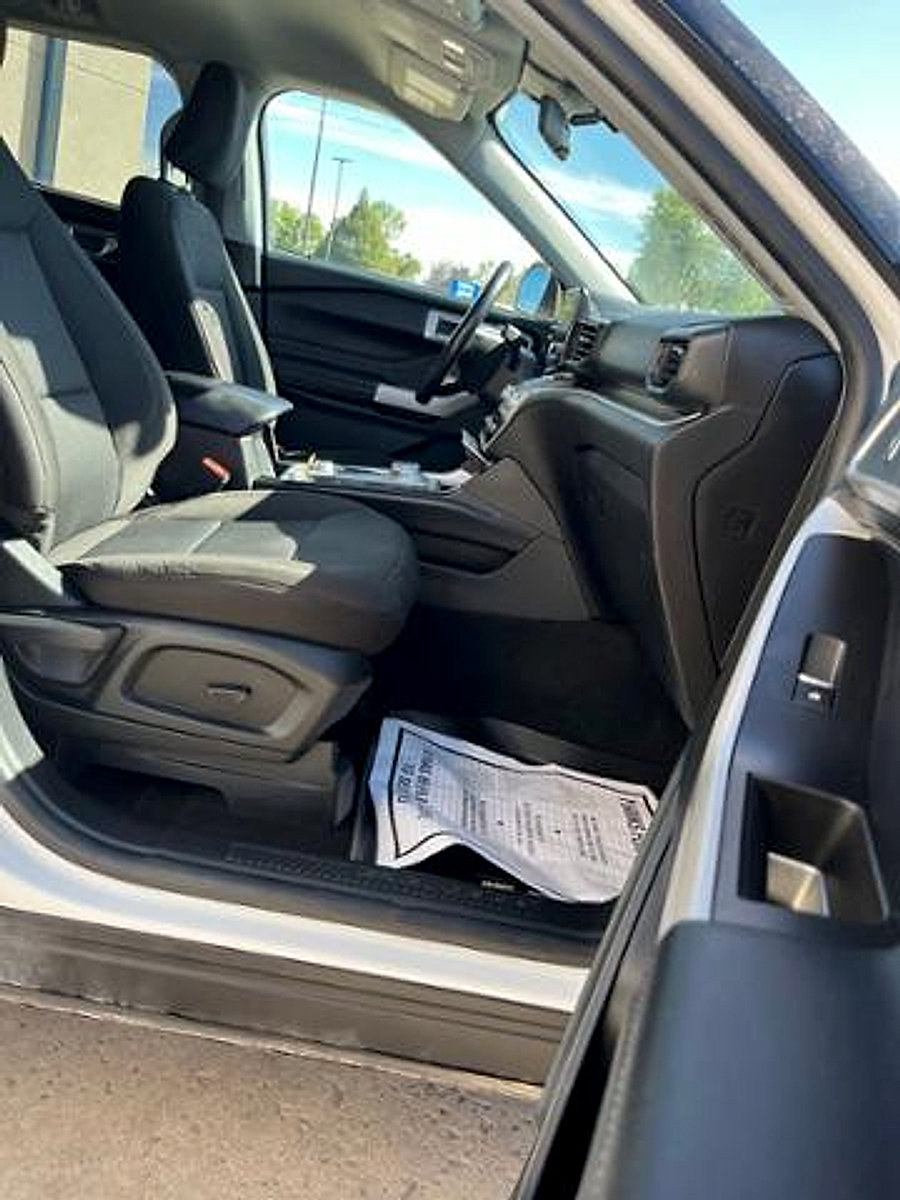Used 2022 Ford Explorer XLT AWD/4WD image 25