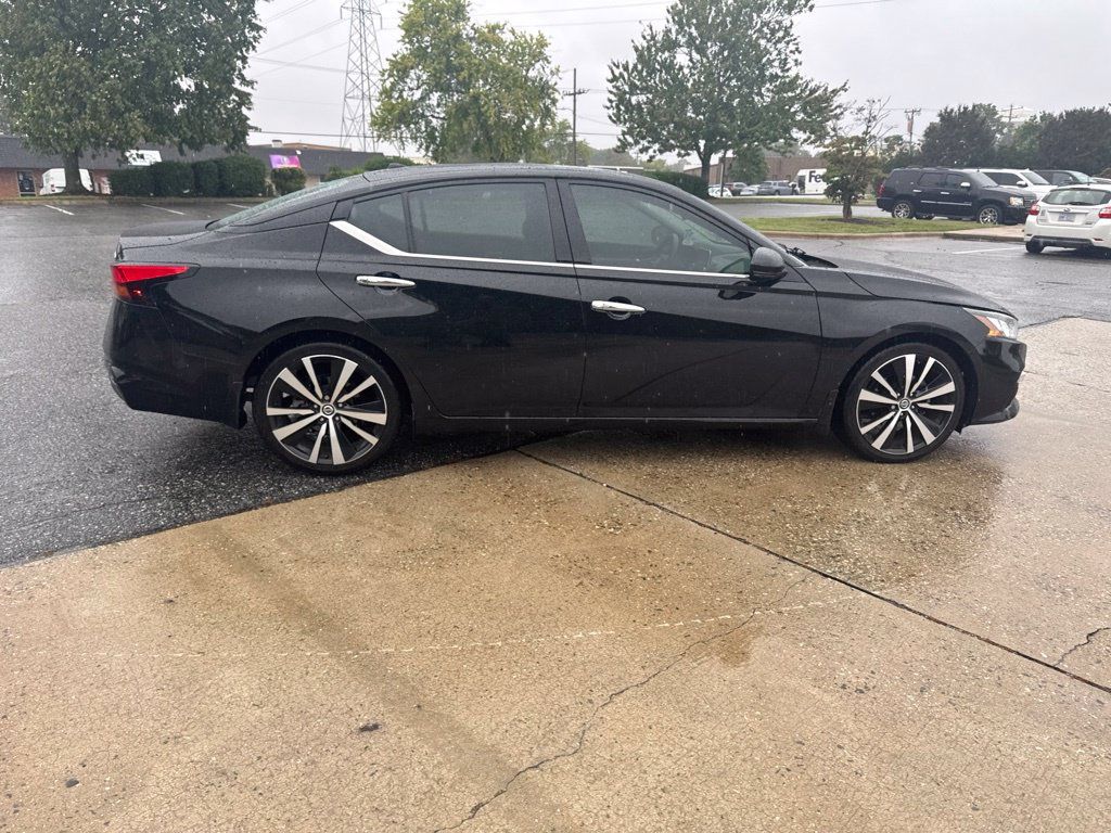 Used 2019 Nissan Altima 2.5 Platinum FWD image 11