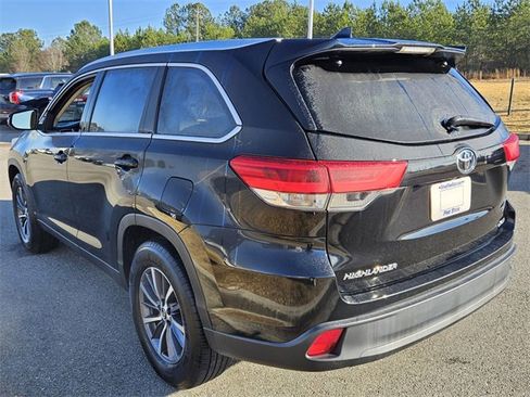 Used 2019 Toyota Highlander XLE image 11