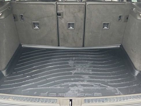 Used 2018 Porsche Macan Sport Edition image 22