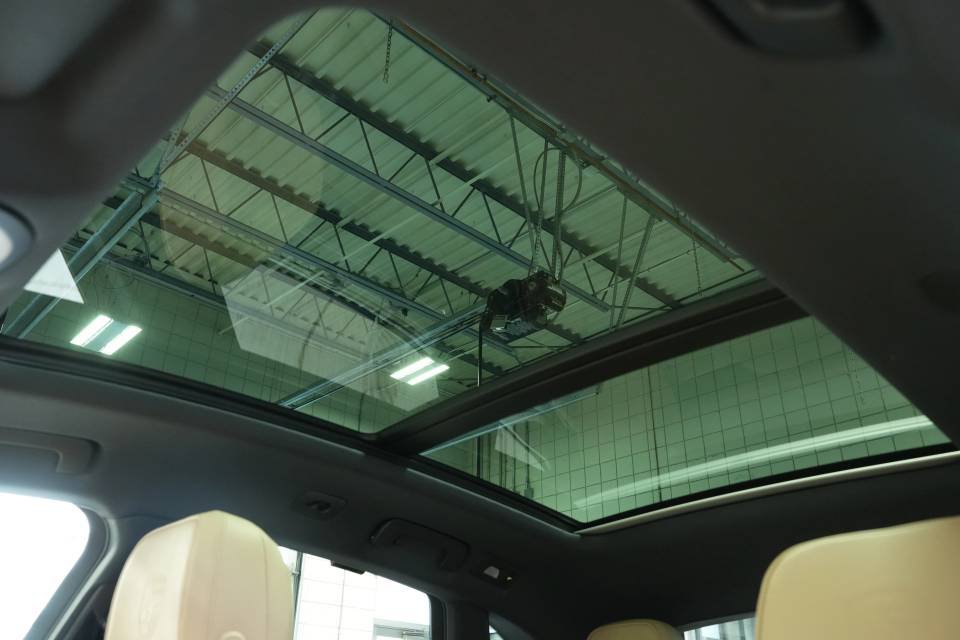 Certified 2026 Porsche Macan AWD/4WD image 37