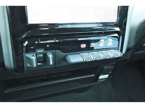 Used 2026 RAM 2500 Laramie AWD/4WD image 21