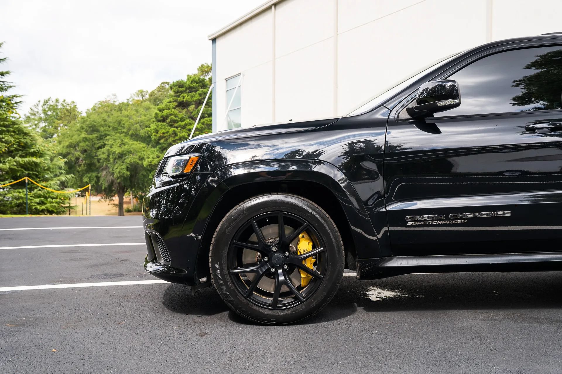 Used 2018 Jeep Grand Cherokee Trackhawk AWD/4WD image 3